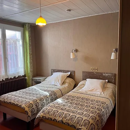 Le Chemin Neuf Hotel *