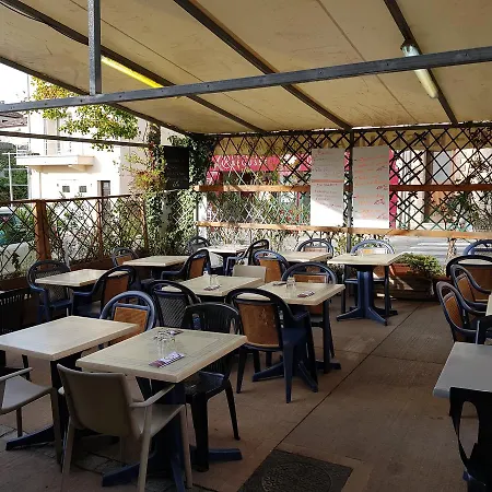 Le Chemin Neuf Hotel